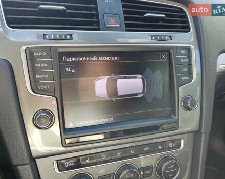 Белый Фольксваген e-Golf, объемом двигателя 0 л и пробегом 142 тыс. км за 9700 $, фото 27 на Automoto.ua