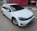Білий Фольксваген e-Golf, об'ємом двигуна 0 л та пробігом 96 тис. км за 9999 $, фото 5 на Automoto.ua