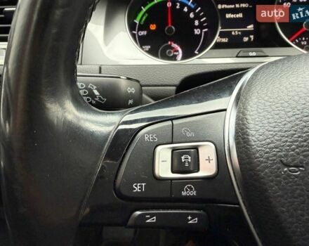 Білий Фольксваген e-Golf, об'ємом двигуна 0 л та пробігом 96 тис. км за 9500 $, фото 30 на Automoto.ua