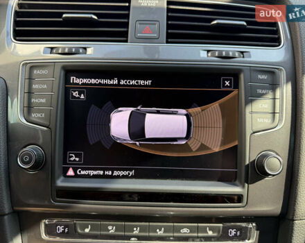 Белый Фольксваген e-Golf, объемом двигателя 0 л и пробегом 95 тыс. км за 9500 $, фото 45 на Automoto.ua