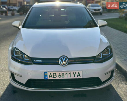 Белый Фольксваген e-Golf, объемом двигателя 0 л и пробегом 114 тыс. км за 10700 $, фото 1 на Automoto.ua