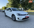 Белый Фольксваген e-Golf, объемом двигателя 0 л и пробегом 106 тыс. км за 7600 $, фото 1 на Automoto.ua