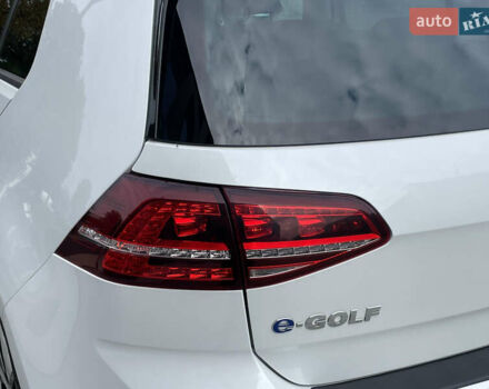 Белый Фольксваген e-Golf, объемом двигателя 0 л и пробегом 154 тыс. км за 9200 $, фото 11 на Automoto.ua