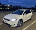 Белый Фольксваген e-Golf, объемом двигателя 0 л и пробегом 121 тыс. км за 9000 $, фото 2 на Automoto.ua