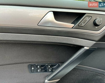 Білий Фольксваген e-Golf, об'ємом двигуна 0 л та пробігом 130 тис. км за 8450 $, фото 10 на Automoto.ua