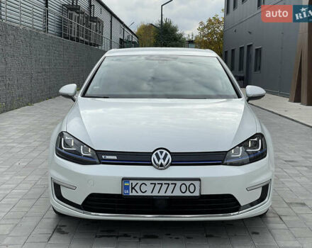 Белый Фольксваген e-Golf, объемом двигателя 0 л и пробегом 154 тыс. км за 9200 $, фото 1 на Automoto.ua