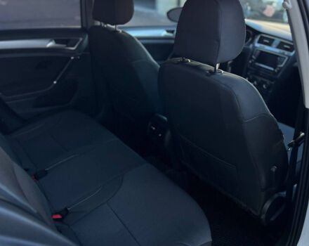 Белый Фольксваген e-Golf, объемом двигателя 24 л и пробегом 154 тыс. км за 8800 $, фото 14 на Automoto.ua