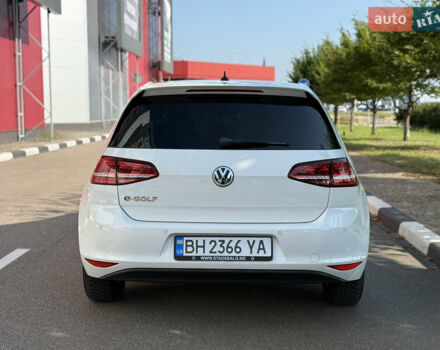 Белый Фольксваген e-Golf, объемом двигателя 0 л и пробегом 95 тыс. км за 9500 $, фото 7 на Automoto.ua