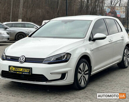 Белый Фольксваген e-Golf, объемом двигателя 24 л и пробегом 93 тыс. км за 10300 $, фото 2 на Automoto.ua