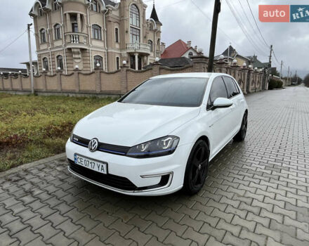 Белый Фольксваген e-Golf, объемом двигателя 0 л и пробегом 104 тыс. км за 9000 $, фото 2 на Automoto.ua
