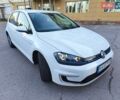 Белый Фольксваген e-Golf, объемом двигателя 0 л и пробегом 160 тыс. км за 8700 $, фото 2 на Automoto.ua