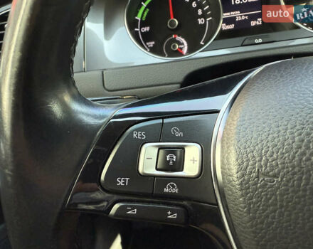 Белый Фольксваген e-Golf, объемом двигателя 0 л и пробегом 95 тыс. км за 9500 $, фото 36 на Automoto.ua