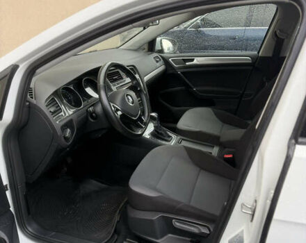 Белый Фольксваген e-Golf, объемом двигателя 0 л и пробегом 68 тыс. км за 6600 $, фото 13 на Automoto.ua