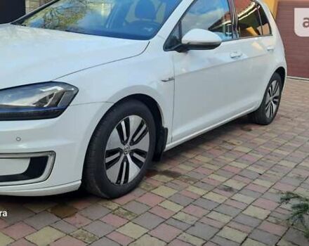 Белый Фольксваген e-Golf, объемом двигателя 0 л и пробегом 107 тыс. км за 8800 $, фото 32 на Automoto.ua