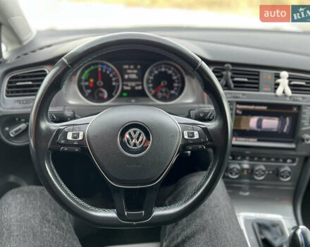 Белый Фольксваген e-Golf, объемом двигателя 0 л и пробегом 120 тыс. км за 7800 $, фото 10 на Automoto.ua