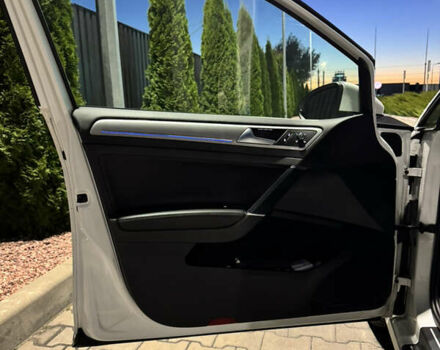 Белый Фольксваген e-Golf, объемом двигателя 0 л и пробегом 169 тыс. км за 8400 $, фото 24 на Automoto.ua