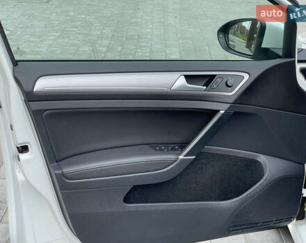 Белый Фольксваген e-Golf, объемом двигателя 0 л и пробегом 154 тыс. км за 9200 $, фото 14 на Automoto.ua