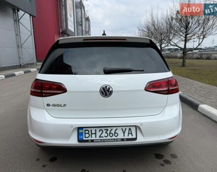 Білий Фольксваген e-Golf, об'ємом двигуна 0 л та пробігом 96 тис. км за 9500 $, фото 8 на Automoto.ua