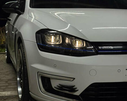 Белый Фольксваген e-Golf, объемом двигателя 0 л и пробегом 134 тыс. км за 8999 $, фото 7 на Automoto.ua