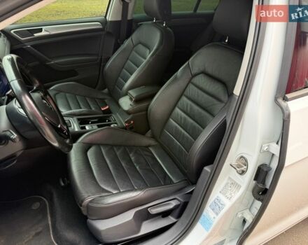 Білий Фольксваген e-Golf, об'ємом двигуна 0 л та пробігом 96 тис. км за 9500 $, фото 17 на Automoto.ua