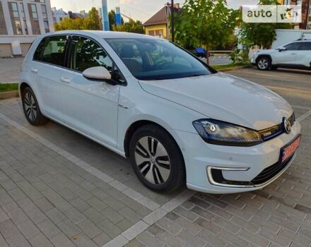 Белый Фольксваген e-Golf, объемом двигателя 0 л и пробегом 99 тыс. км за 12700 $, фото 5 на Automoto.ua