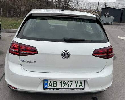 Белый Фольксваген e-Golf, объемом двигателя 0 л и пробегом 128 тыс. км за 11900 $, фото 11 на Automoto.ua