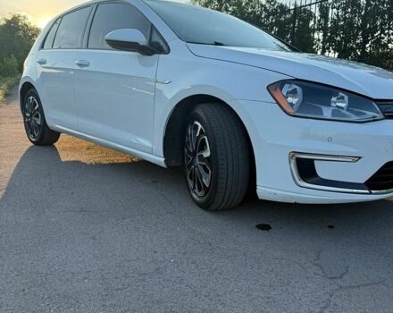 Белый Фольксваген e-Golf, объемом двигателя 0 л и пробегом 130 тыс. км за 8700 $, фото 4 на Automoto.ua