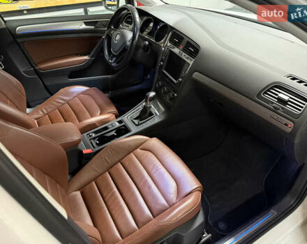Белый Фольксваген e-Golf, объемом двигателя 0 л и пробегом 64 тыс. км за 8900 $, фото 12 на Automoto.ua