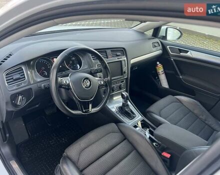 Белый Фольксваген e-Golf, объемом двигателя 0 л и пробегом 127 тыс. км за 8350 $, фото 9 на Automoto.ua