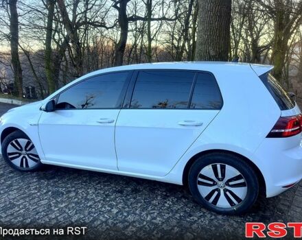 Білий Фольксваген e-Golf, об'ємом двигуна 0 л та пробігом 93 тис. км за 10000 $, фото 4 на Automoto.ua