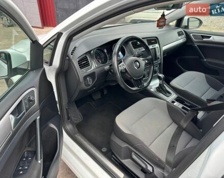 Белый Фольксваген e-Golf, объемом двигателя 0 л и пробегом 182 тыс. км за 7900 $, фото 8 на Automoto.ua