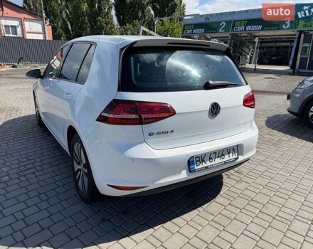 Белый Фольксваген e-Golf, объемом двигателя 0 л и пробегом 138 тыс. км за 9199 $, фото 4 на Automoto.ua