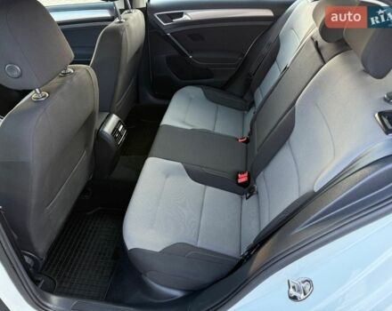 Белый Фольксваген e-Golf, объемом двигателя 0 л и пробегом 97 тыс. км за 8550 $, фото 46 на Automoto.ua