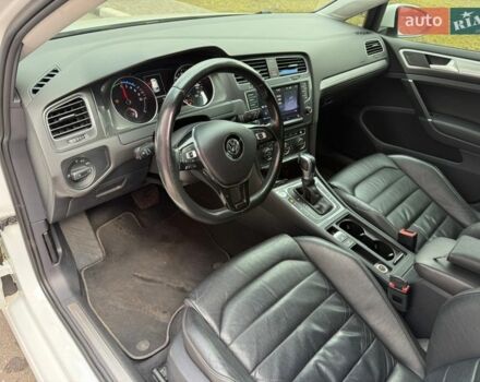 Білий Фольксваген e-Golf, об'ємом двигуна 0 л та пробігом 96 тис. км за 9500 $, фото 16 на Automoto.ua