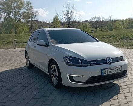 Белый Фольксваген e-Golf, объемом двигателя 0 л и пробегом 140 тыс. км за 8444 $, фото 9 на Automoto.ua