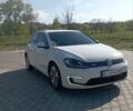 Белый Фольксваген e-Golf, объемом двигателя 0 л и пробегом 140 тыс. км за 8444 $, фото 9 на Automoto.ua