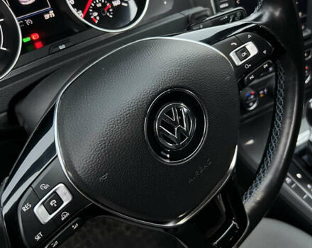 Белый Фольксваген e-Golf, объемом двигателя 0 л и пробегом 110 тыс. км за 8490 $, фото 13 на Automoto.ua