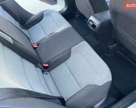 Белый Фольксваген e-Golf, объемом двигателя 0 л и пробегом 130 тыс. км за 8000 $, фото 6 на Automoto.ua
