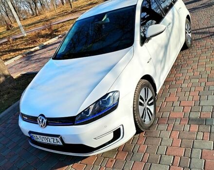 Белый Фольксваген e-Golf, объемом двигателя 0 л и пробегом 108 тыс. км за 10000 $, фото 11 на Automoto.ua