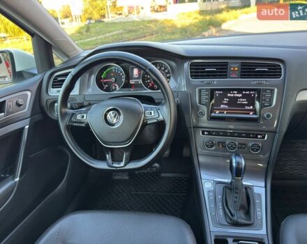 Белый Фольксваген e-Golf, объемом двигателя 0 л и пробегом 126 тыс. км за 8000 $, фото 10 на Automoto.ua
