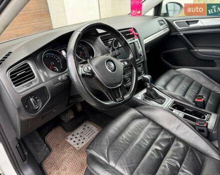 Білий Фольксваген e-Golf, об'ємом двигуна 0 л та пробігом 114 тис. км за 7500 $, фото 6 на Automoto.ua