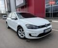 Белый Фольксваген e-Golf, объемом двигателя 0 л и пробегом 96 тыс. км за 9500 $, фото 1 на Automoto.ua