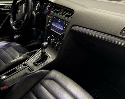 Белый Фольксваген e-Golf, объемом двигателя 0 л и пробегом 169 тыс. км за 8400 $, фото 26 на Automoto.ua