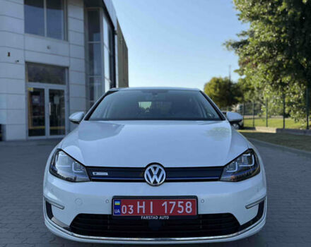Белый Фольксваген e-Golf, объемом двигателя 0 л и пробегом 106 тыс. км за 7600 $, фото 1 на Automoto.ua