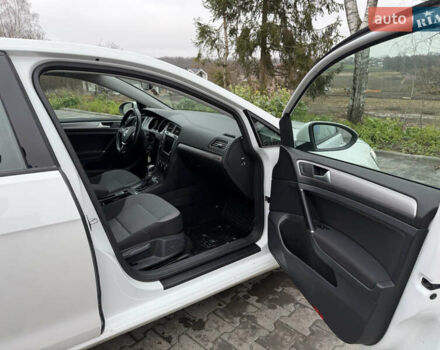 Белый Фольксваген e-Golf, объемом двигателя 0 л и пробегом 99 тыс. км за 8450 $, фото 18 на Automoto.ua
