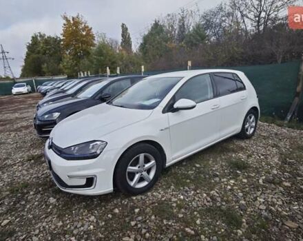 Белый Фольксваген e-Golf, объемом двигателя 0 л и пробегом 99 тыс. км за 7950 $, фото 6 на Automoto.ua