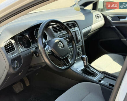 Белый Фольксваген e-Golf, объемом двигателя 0 л и пробегом 170 тыс. км за 8800 $, фото 13 на Automoto.ua