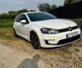 Белый Фольксваген e-Golf, объемом двигателя 0 л и пробегом 127 тыс. км за 7800 $, фото 1 на Automoto.ua