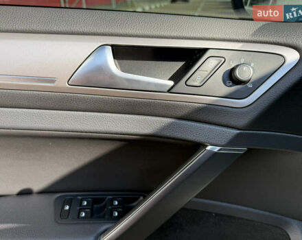 Белый Фольксваген e-Golf, объемом двигателя 0 л и пробегом 95 тыс. км за 9500 $, фото 32 на Automoto.ua