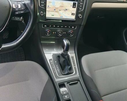 Белый Фольксваген e-Golf, объемом двигателя 0 л и пробегом 130 тыс. км за 8999 $, фото 59 на Automoto.ua